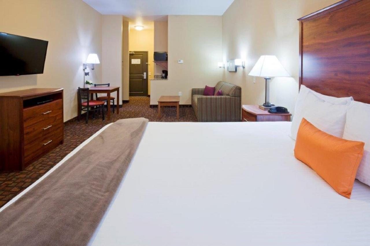 Grand Forks Lodge And Suites Exteriér fotografie