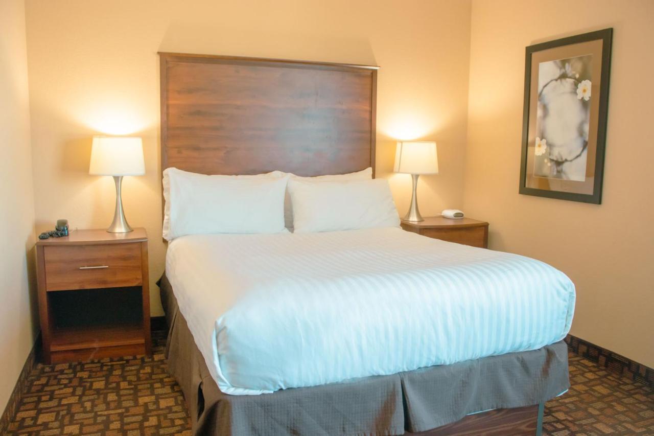 Grand Forks Lodge And Suites Exteriér fotografie