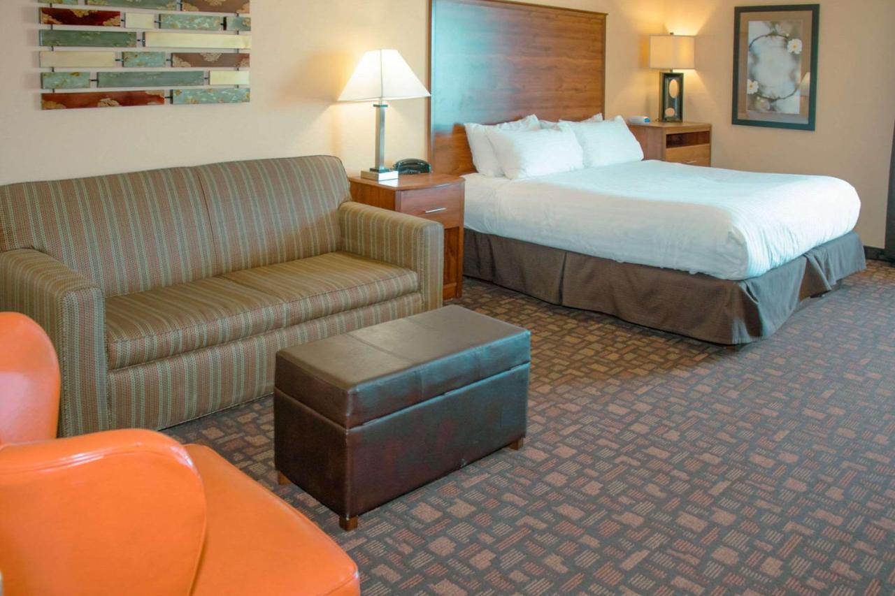 Grand Forks Lodge And Suites Exteriér fotografie