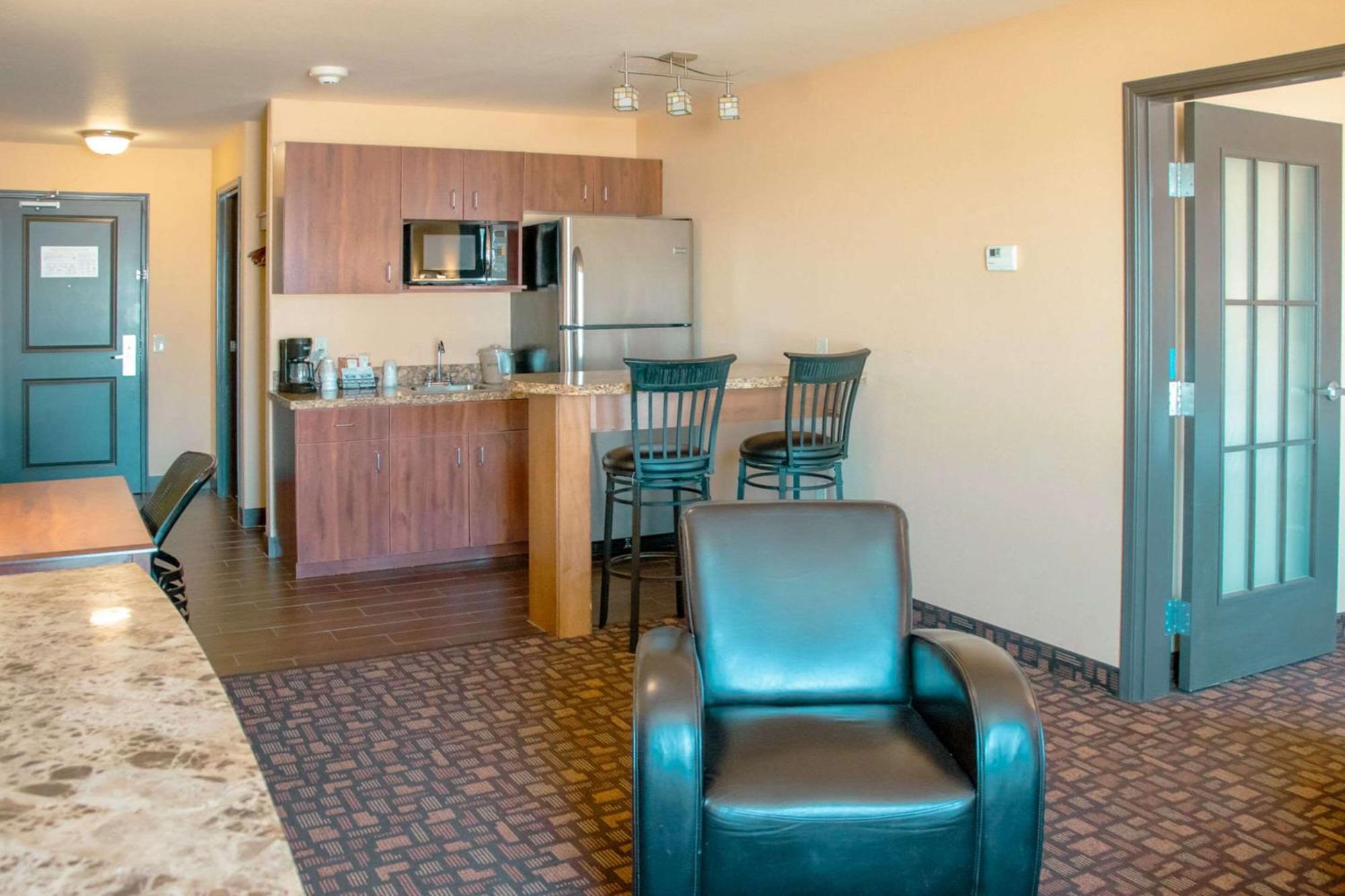 Grand Forks Lodge And Suites Exteriér fotografie