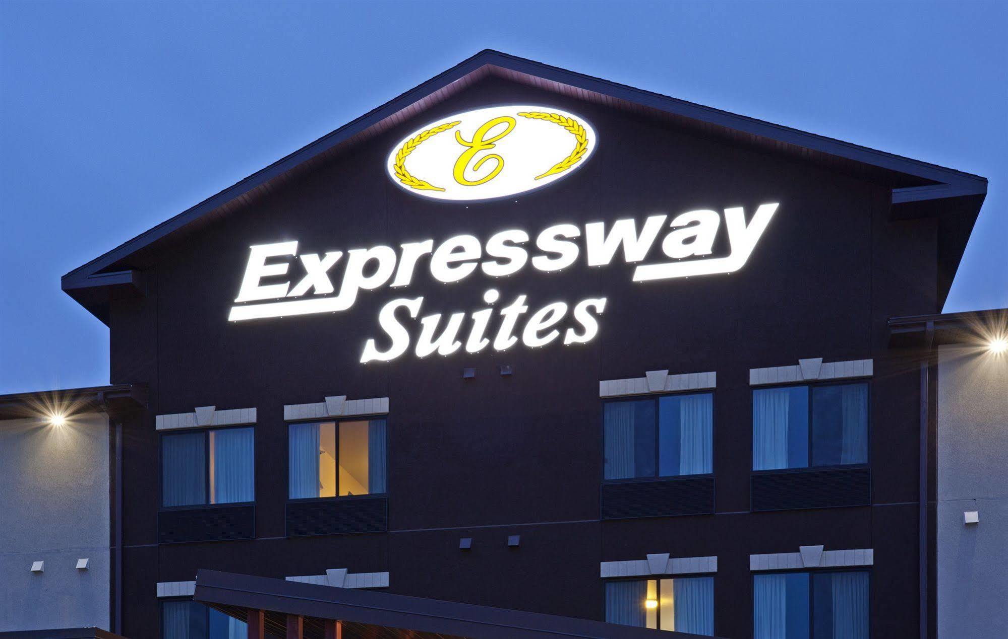 Grand Forks Lodge And Suites Exteriér fotografie