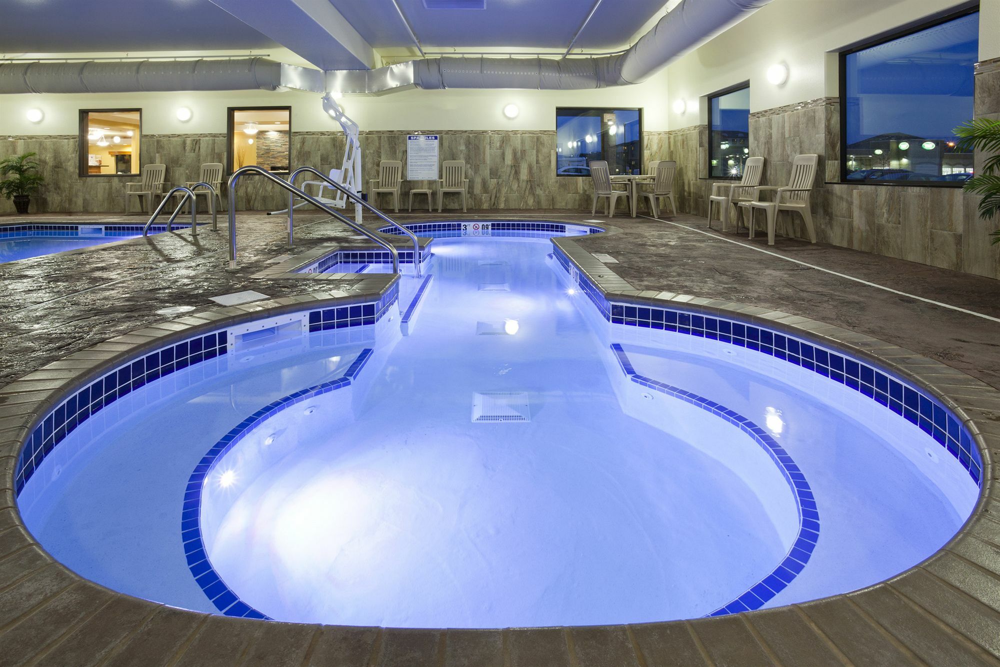 Grand Forks Lodge And Suites Exteriér fotografie